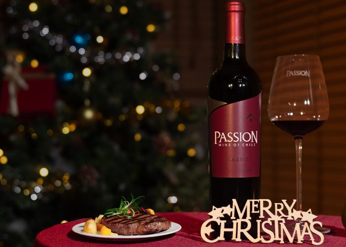 VÌ SAO VANG ĐỎ ĐƯỢC ƯA CHUỘNG DỊP GIÁNG SINH?